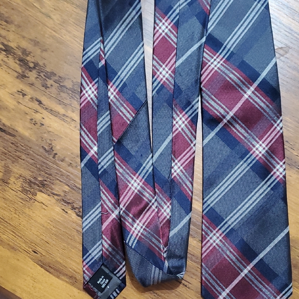 Michael Strahan Collection Plaid Tie Burgundy Navy Gray Mens Necktie Classic